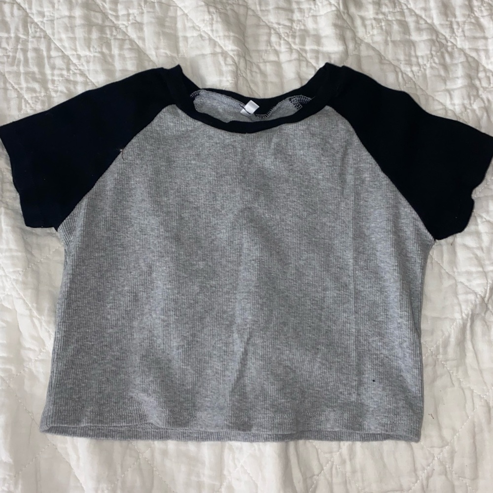 Tilly’s rubbed cropped baseball tee